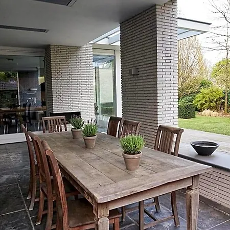 Bed & Wellness Boxtel, Luxe Met Airco En Eigen Badkamer 博克斯特尔