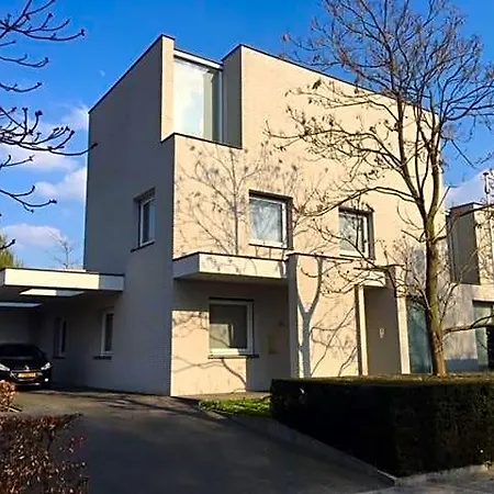Bed & Wellness Boxtel, Luxe Met Airco En Eigen Badkamer 住宿加早餐酒店 3*